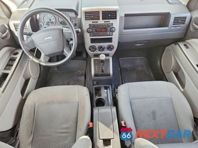 Zdjęcie 8 z 12 samochodu: 2007 JEEP PATRIOT SPORT VIN:1J8FF28W87D418296 - miniatura