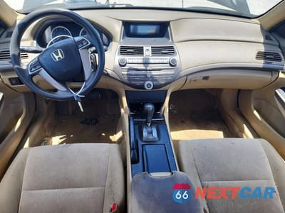 Zdjęcie 8 z 12 samochodu: 2010 HONDA ACCORD LX VIN:1HGCP2F32AA087077 - miniatura