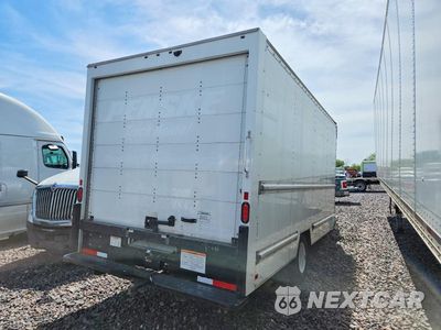 Trzecie zdjęcie samochodu z tyłu: 2022 GMC SAVANA CUT BOX TRUCK - PRIOR FLEET ** VIN:7GZ37TC71NN007927 - miniatura