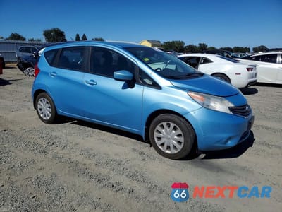 Czwarte zdjęcie samochodu z boku: 2015 NISSAN VERSA NOTE S PLUS VIN:3N1CE2CP0FL371371 - miniatura