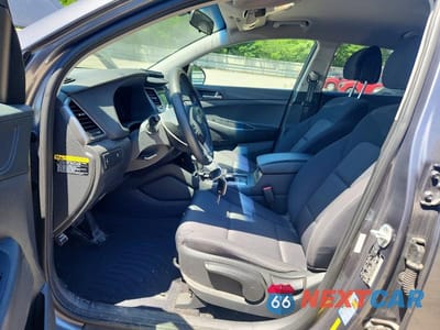 Zdjęcie 7 z 14 samochodu: 2018 HYUNDAI TUCSON SE VIN:KM8J2CA48JU756814 - miniatura