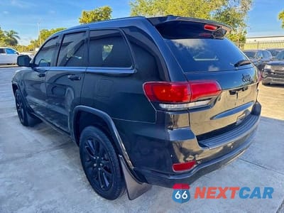 Drugie zdjęcie samochodu z przodu: 2021 JEEP GRAND CHEROKEE LAREDO VIN:1C4RJEAGXMC657311 - miniatura