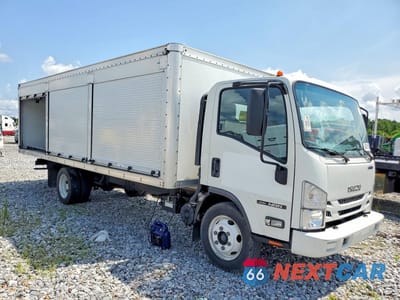 Czwarte zdjęcie samochodu z boku: 2022 ISUZU NRR BOX TRUCK VIN:54DE5W1L8NSR00042 - miniatura