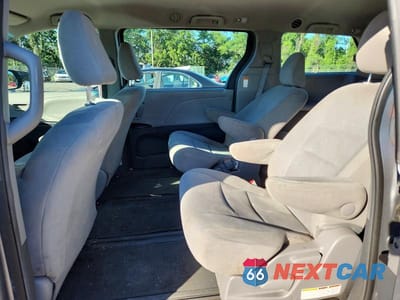 Zdjęcie 11 z 13 samochodu: 2015 TOYOTA SIENNA L 7-PASSENGER VIN:5TDZK3DC1FS659038 - miniatura