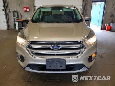 Piąte zdjęcie samochodu w środku: 2017 FORD ESCAPE SE VIN:1FMCU9GD9HUE55539 - miniatura