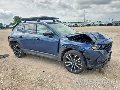 Czwarte zdjęcie samochodu z boku: 2025 MAZDA CX-50 PREMIUM VIN:7MMVABDY5SN389027 - miniatura