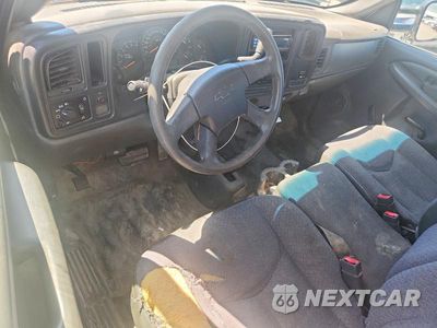 Zdjęcie 8 z 12 samochodu: 2005 CHEVROLET SILVERADO K2500 HEAVY DUTY VIN:1GCHK29U75E269945 - miniatura