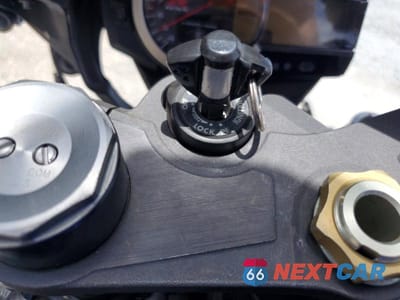 Zdjęcie 8 z 9 samochodu: 2016 SUZUKI GSX-R1000 VIN:JS1GT78A7G2100228 - miniatura