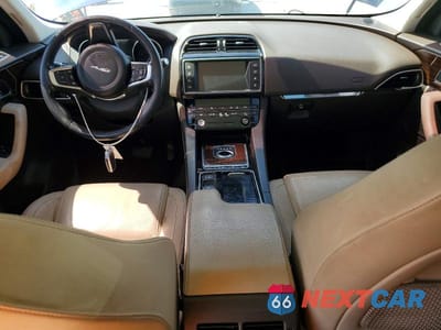 Zdjęcie 8 z 13 samochodu: 2018 JAGUAR F-PACE PRESTIGE VIN:SADCK2FX0JA266724 - miniatura