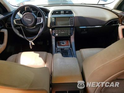 Zdjęcie 8 z 13 samochodu: 2018 JAGUAR F-PACE PRESTIGE VIN:SADCK2FX0JA266724 - miniatura