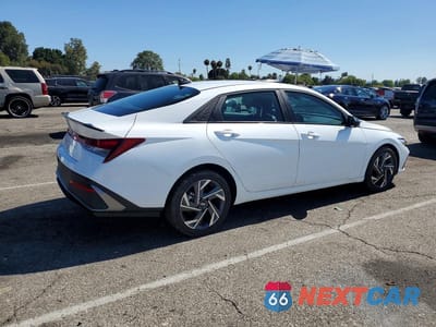 Trzecie zdjęcie samochodu z tyłu: 2025 HYUNDAI ELANTRA SEL SPORT VIN:KMHLM4DG1SU065916 - miniatura