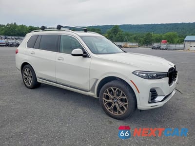 Czwarte zdjęcie samochodu z boku: 2020 BMW X7 XDRIVE40I VIN:5UXCW2C03L9B73595 - miniatura