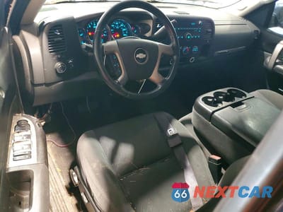 Zdjęcie 8 z 12 samochodu: 2009 CHEVROLET SILVERADO K1500 LT VIN:1GCEK29059E162351 - miniatura