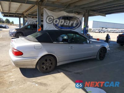 Trzecie zdjęcie samochodu z tyłu: 2003 MERCEDES-BENZ CLK 320 VIN:WDBLK65G33T136608 - miniatura