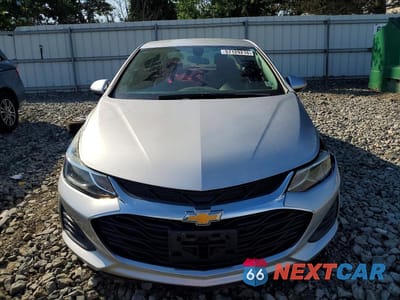 Piąte zdjęcie samochodu w środku: 2019 CHEVROLET CRUZE LT VIN:1G1BE5SM3K7101754 - miniatura