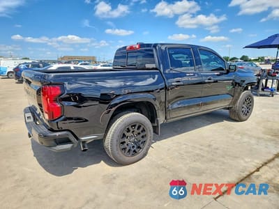 Trzecie zdjęcie samochodu z tyłu: 2025 CHEVROLET COLORADO VIN:1GCPSBEK2S1245085 - miniatura