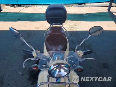 Piąte zdjęcie samochodu w środku: 2013 VESPA LX 150IE VIN:ZAPM688F6D5201416 - miniatura