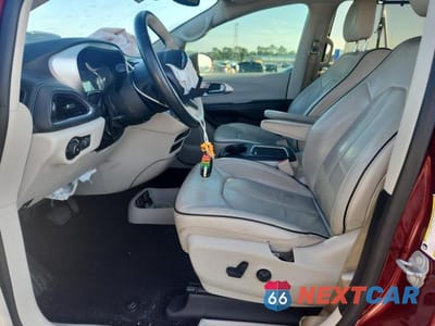 Zdjęcie 7 z 13 samochodu: 2019 CHRYSLER PACIFICA HYBRID LIMITED VIN:2C4RC1N71KR705912 - miniatura