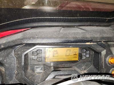 Zdjęcie 8 z 10 samochodu: 2016 HONDA SXS1000S UTILITY VEHICLE VIN:1HFVE040XG4003840 - miniatura