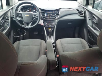 Zdjęcie 8 z 13 samochodu: 2021 CHEVROLET TRAX LS VIN:KL7CJNSB0MB326541 - miniatura