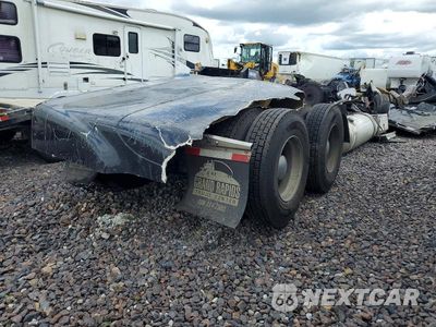 Czwarte zdjęcie samochodu z boku: 2016 FREIGHTLINER CORONADO SEMI TRUCK VIN:3ALXFBCG6GDGS5268 - miniatura