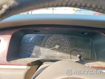 Zdjęcie 9 z 13 samochodu: 2003 LINCOLN TOWN CAR EXECUTIVE VIN:1LNHM81W23Y623601 - miniatura