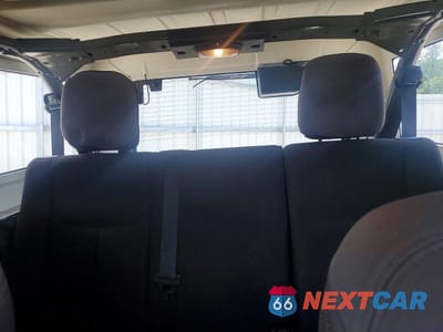 Zdjęcie 10 z 13 samochodu: 2018 JEEP WRANGLER UNLIMITED SPORT VIN:1C4HJWDG0JL928921 - miniatura