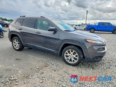 Czwarte zdjęcie samochodu z boku: 2015 JEEP CHEROKEE LATITUDE VIN:1C4PJLCB7FW627696 - miniatura