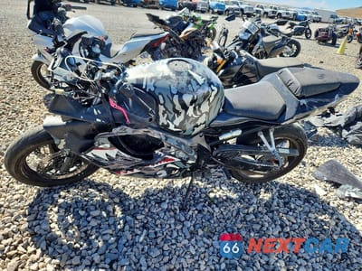 Trzecie zdjęcie samochodu z tyłu: 2004 HONDA CBR600 F4 VIN:JH2PC35034M501499 - miniatura
