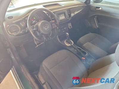 Zdjęcie 8 z 12 samochodu: 2017 VOLKSWAGEN BEETLE 1.8T VIN:3VWF17AT6HM629745 - miniatura