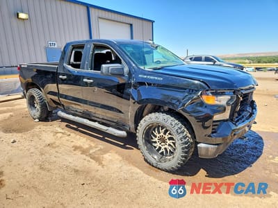 Czwarte zdjęcie samochodu z boku: 2025 CHEVROLET SILVERADO K1500 VIN:1GCRKAED8SZ244464 - miniatura