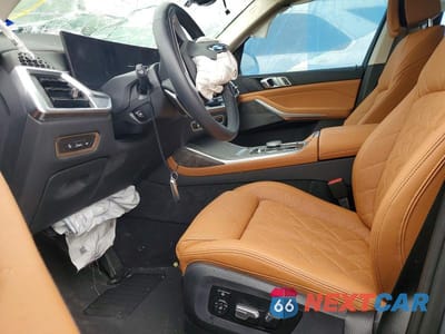 Zdjęcie 7 z 13 samochodu: 2025 BMW X7 XDRIVE40I VIN:5UX23EM07S9X18195 - miniatura