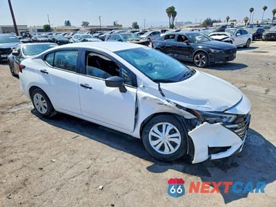 Czwarte zdjęcie samochodu z boku: 2025 NISSAN VERSA S VIN:3N1CN8DV8SL826736 - miniatura