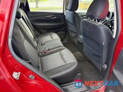Zdjęcie 6 z 10 samochodu: 2017 NISSAN ROGUE S VIN:JN8AT2MV0HW009131 - miniatura
