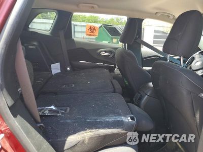 Zdjęcie 11 z 13 samochodu: 2016 JEEP CHEROKEE LATITUDE VIN:1C4PJMCSXGW348489 - miniatura