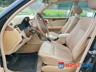 Zdjęcie 7 z 12 samochodu: 2001 MERCEDES-BENZ E 320 VIN:WDBJF65JX1B309079 - miniatura