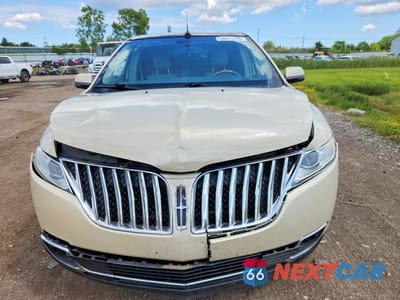 Piąte zdjęcie samochodu w środku: 2014 LINCOLN MKX VIN:2LMDJ8JK5EBL10129 - miniatura