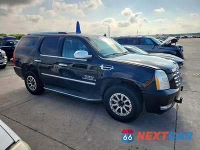 Czwarte zdjęcie samochodu z boku: 2009 CADILLAC ESCALADE LUXURY VIN:1GYFK232X9R144056 - miniatura