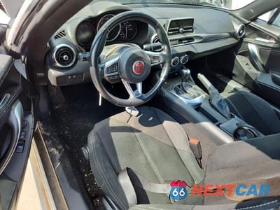 Zdjęcie 8 z 12 samochodu: 2018 FIAT 124 SPIDER CLASSICA VIN:JC1NFAEK1J0137502 - miniatura