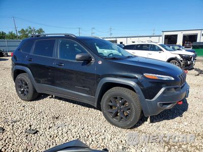 Czwarte zdjęcie samochodu z boku: 2015 JEEP CHEROKEE TRAILHAWK VIN:1C4PJMBS8FW622319 - miniatura