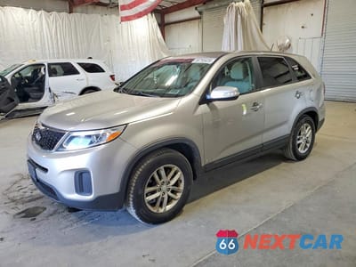 2015 KIA SORENTO LX 5XYKTCA62FG613955 - główne zdjęcie licytacji z USA - miniatura