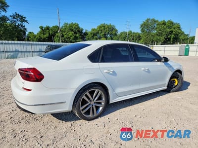 Trzecie zdjęcie samochodu z tyłu: 2018 VOLKSWAGEN PASSAT S VIN:1VWAA7A39JC036706 - miniatura