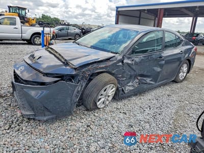 2025 TOYOTA CAMRY LE 4T1DAACK5SU016199 - główne zdjęcie licytacji z USA - miniatura