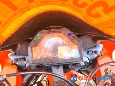 Zdjęcie 7 z 9 samochodu: 2006 HONDA CBR600 RR VIN:JH2PC37036M310570 - miniatura