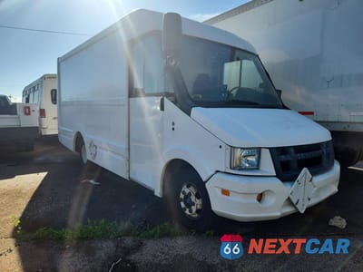 Czwarte zdjęcie samochodu z boku: 2013 ISUZU NPR HD DELIVERY VAN VIN:JALB4T173D7W01327 - miniatura