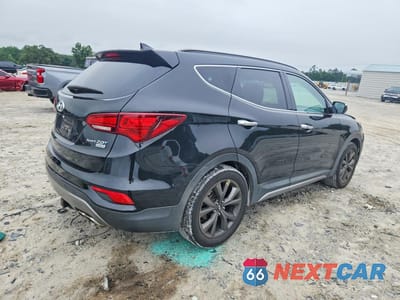 Trzecie zdjęcie samochodu z tyłu: 2017 HYUNDAI SANTA FE SPORT 2.0T ULTIMATE VIN:5XYZW4LA9HG386117 - miniatura