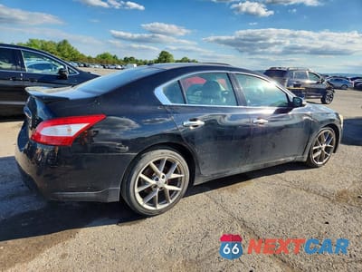 Trzecie zdjęcie samochodu z tyłu: 2011 NISSAN MAXIMA 3.5 S VIN:1N4AA5AP5BC857223 - miniatura