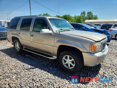 Czwarte zdjęcie samochodu z boku: 2000 CADILLAC ESCALADE VIN:1GYEK13RXYR112967 - miniatura
