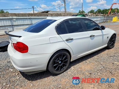 Trzecie zdjęcie samochodu z tyłu: 2011 BMW 328 VIN:WBAPK5G5XBNN27117 - miniatura