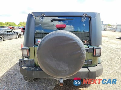 Zdjęcie 6 z 13 samochodu: 2007 JEEP WRANGLER SAHARA VIN:1J4GA59107L198750 - miniatura